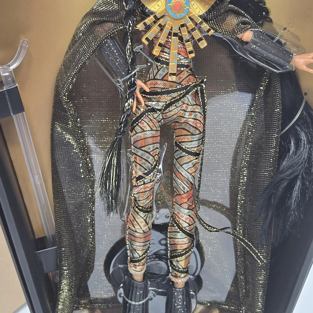 NEW Monster High Cleo de Nile Haunt Couture Midnight Runway Doll Mattel Shipper
